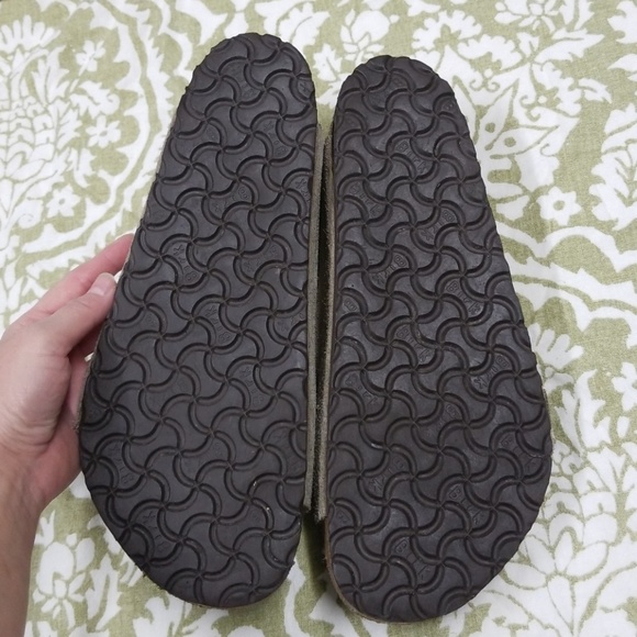 SOLD Excellent Condition 2 Strap Birkenstocks - Picture 2 of 5